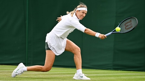 Mặc nội y màu xanh, Victoria Azarenka lật trang sử mới cho Wimbledon